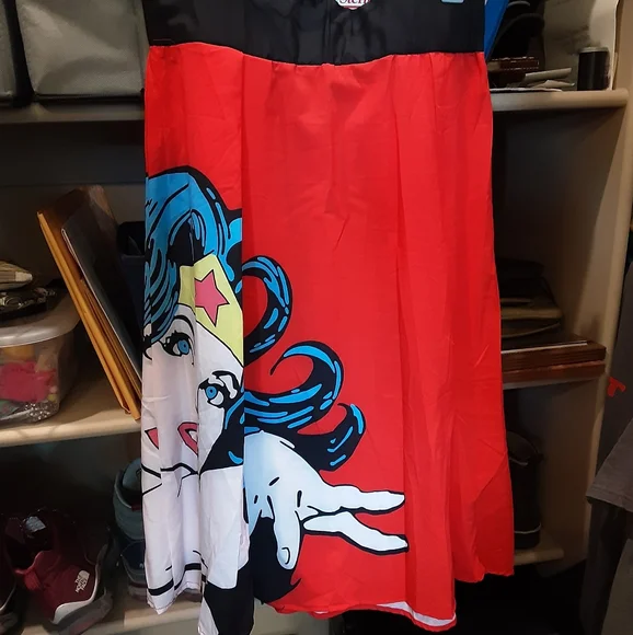 Red Graphic Print Wonder Woman Skirt - Picture 2 of 7